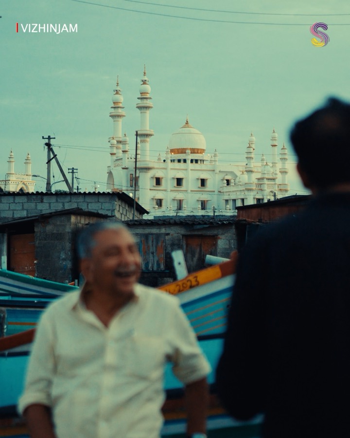 Vizhinjam — waves, harbour lights, hands and food